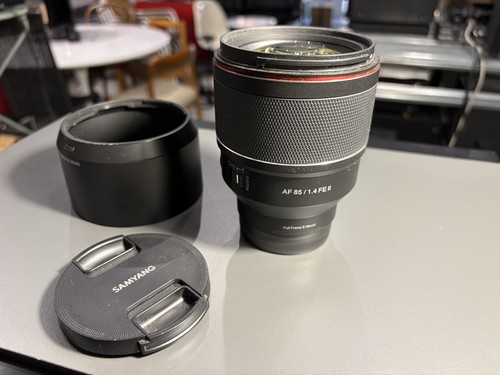 Samyang 85mm 4 - 85mm, f/1,4