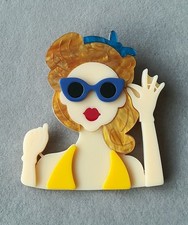 Retro Brosche Blonde Dame Acryl Mode 50er 60er Style Elegante Lady Kopf Blondine