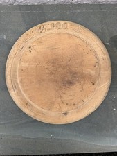 Antikes geschnitztes Brotbrett