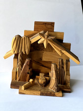 Kleine Krippe aus Olivenholz