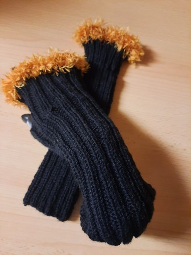 Armstulpen handgestrickt
