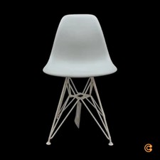 Vitra Eames Plastic Side Stuhl