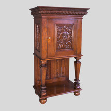 Antiker Pfeilerschrank