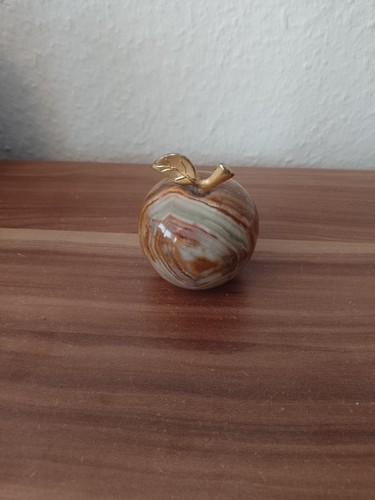Schöner apfel aus poliertem - apfel,