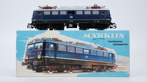 Märklin 3039 lok - br, e10