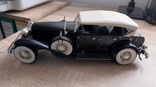 Modellauto 1 : 18, Duesenberg 1934, Signature, Schwarz mit weißem Dach