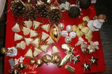 Weihnachten Deko Konvolut Kugeln Tannenzapfen Glocken Engel gold braun cremfarbe