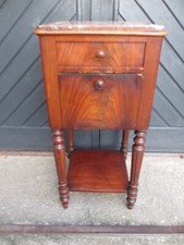 Alte Antike Nachttisch