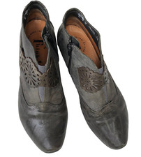 Think AIDA Ankle-Pumps Gr. 39 Grau Leder Wechsel-Fußbett Stiefelschuh Ornament