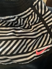 Nike Damen Training  Shorts