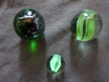 3 Glasmurmeln  2 x groß, 1 x klein..