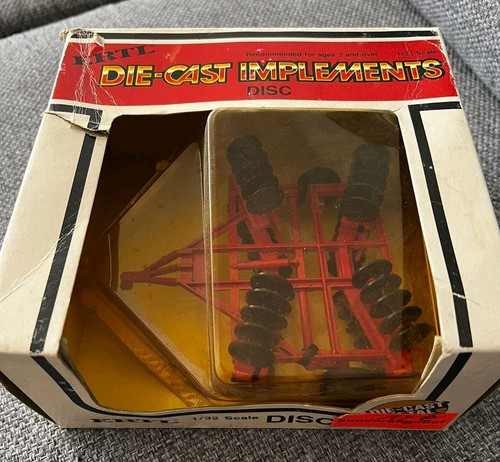 Ertl farmer 1982 - 1/32, no.1982
