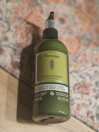 Occitane provence hand - en,