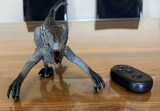 Ferngesteuerter Dinosaurier