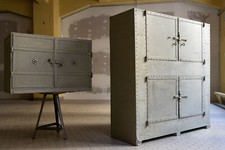 2er Set Metall Werkzeugschrank Werkstatt Küche Schuh genietet alt antik Vintage