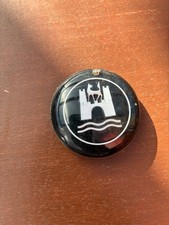 VW Typenschild schwarz