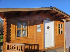 Verkaufe Wohnwagen Fendt Mit Festem Vorbau (Blockbohlenhaus) Samt Einrichtung .