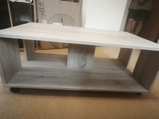 Stabiler Couchtisch aus Holz von ALCO Möbel