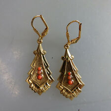 Paar Ohrringe mit Korallen