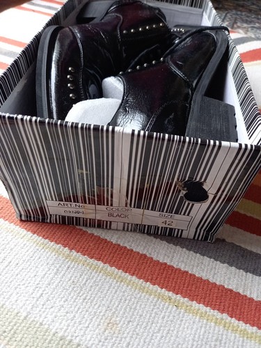 Leder original neu verpackt - ,