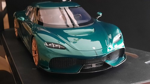 Koenigsegg gemera racinggrün - koenigsegg,