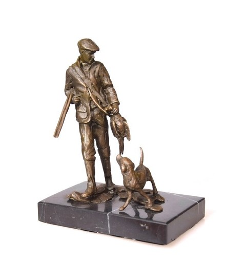 Bronzefigur jäger mit hund - bronzefigur,