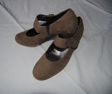 Schöne neue Wildlederpumps von Via Milano von QVC Weite G mit Luftpolster