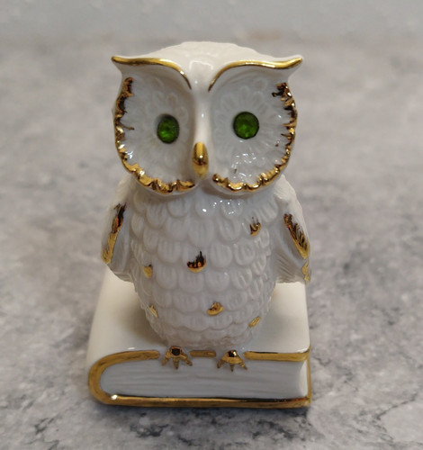 Porzellanfigur eule auf - porzellanfigur, buch
