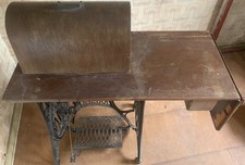 Alte TISCH  Nähmaschine