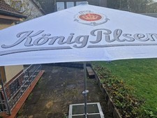 König Pilsener Sonnenschirm 3,8x3,8 m mit Fußgestell – Top Zustand Gastroschirm