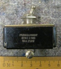 Alter Kippschalter Marquardt 0190.0301  Netz-Schalter  2polig UM