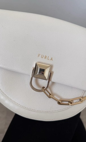 Furla halfmoon crossbody - furla,