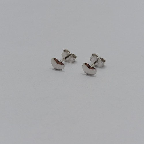 Ohrstecker herzform aus - in,