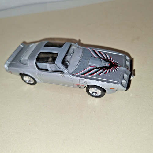 Road signature pontiac - 1:43,