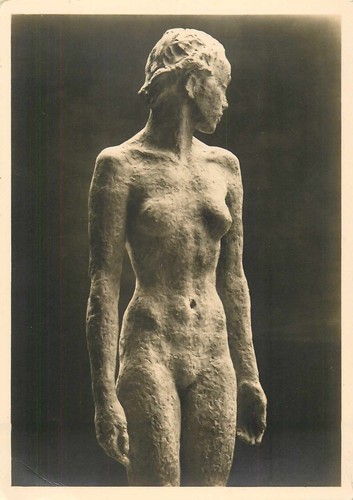 Skulptur junge frau - -,