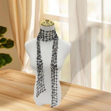 Glitzernder Paillettenschal