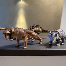 Vier Schleich Dino Säbelzahntiger Smilodon, Anhanguera, Stegosaurus, Triceratops
