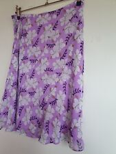 ESPRIT SOMMERROCK IN FLIEDER MIT HELLEN BLÜTEN