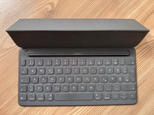 Apple Smart Keyboard (Modell A1829) für iPad Air 3. Generation, iPad 7, 8, 9
