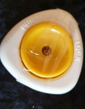 Zwei  Eierstecher Eierpiekser Eierpicker  Picker +mit Kindersicherung  +++