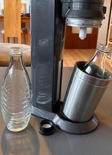 SodaStream Crystal 3.0 mit 2 Glaskaraffe 1 Leere co2 Gaskartusche
