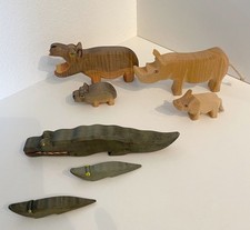 Ostheimer Holzfiguren-7 afrikanische Tiere – 2 Nashörner, 2 Nilpferde , 3 Krokod