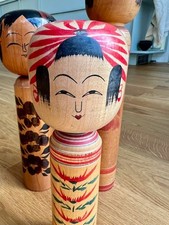 3 japanische Kokeshi-Puppen