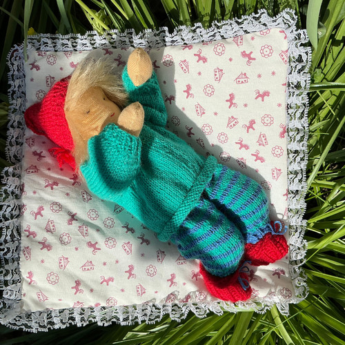 Handgefertigte waldorf puppe - handgefertigte, waldorf-puppe