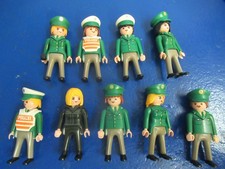 9 x grüne  Polizei Figuren