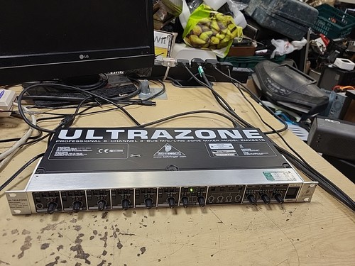 Behringer ultrazone zmx8210 - behringer,