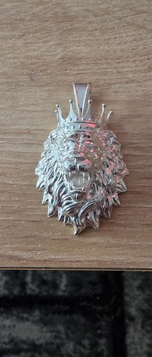 Löwenkopf anhänger mit krone - mit,