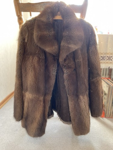 Pelzmantel braun