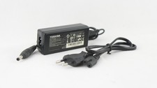 Toshiba Original 30 Watt Netzteil 19V 1,58A Stecker 5,5mm/2,5mm PA3743U-1ACA