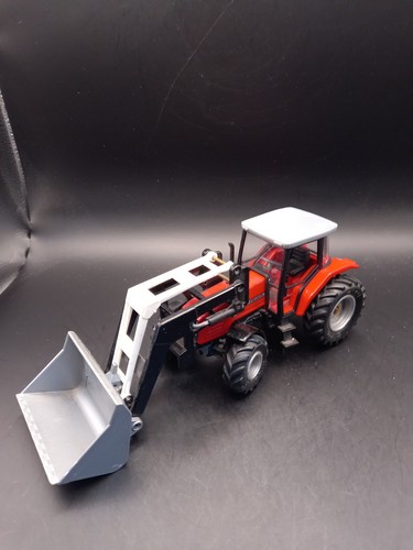 Siku farmer massey - 1:32,